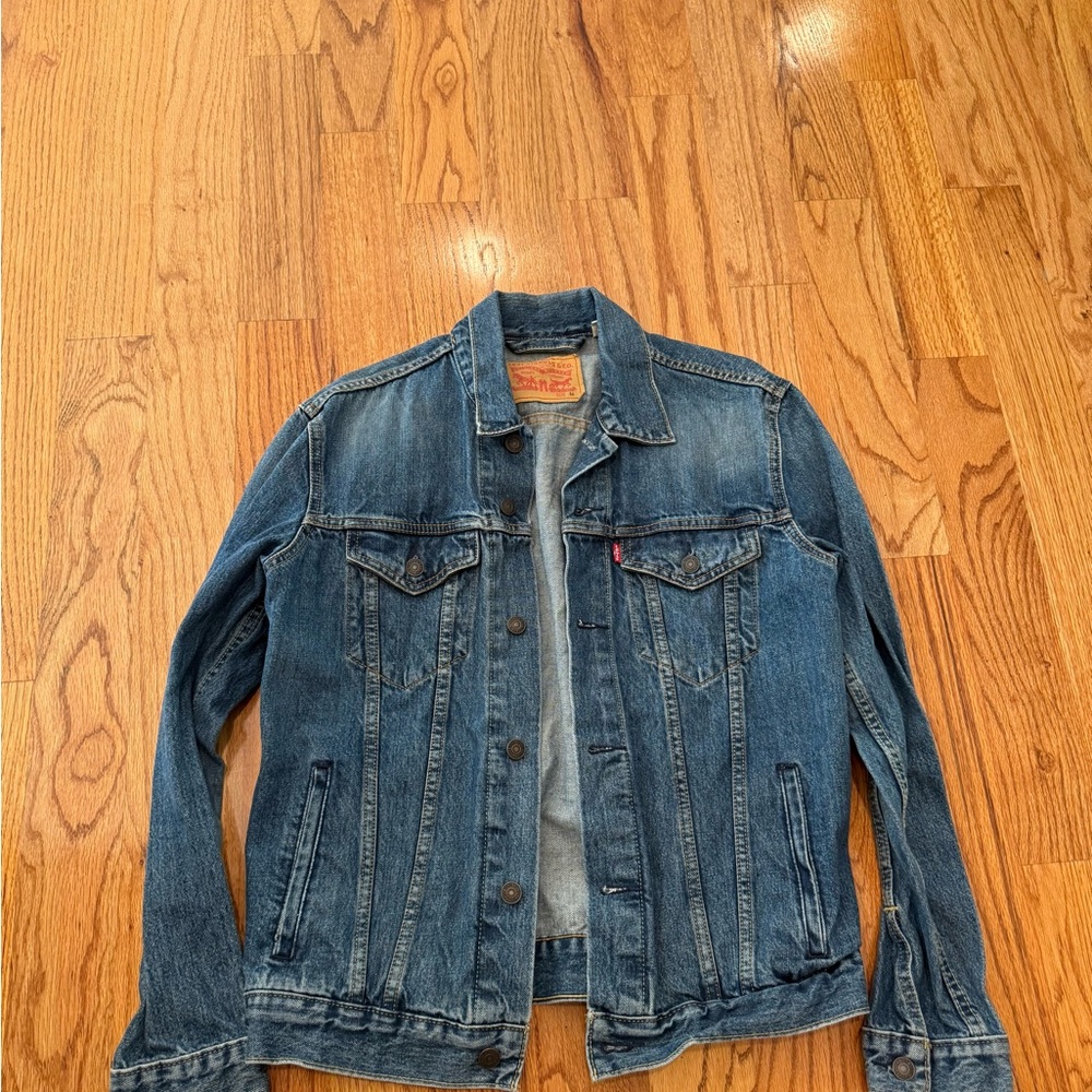 Levi's Men's Medium Wash Denim Jacket